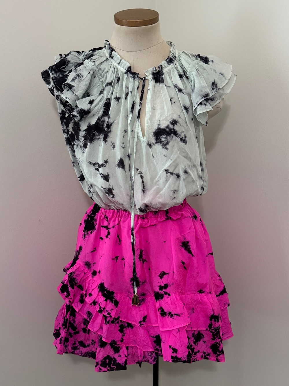 Karina Grimaldi Medium Silk Blend Tie Dye Ruffle Flutter Sleeve Mini Dress